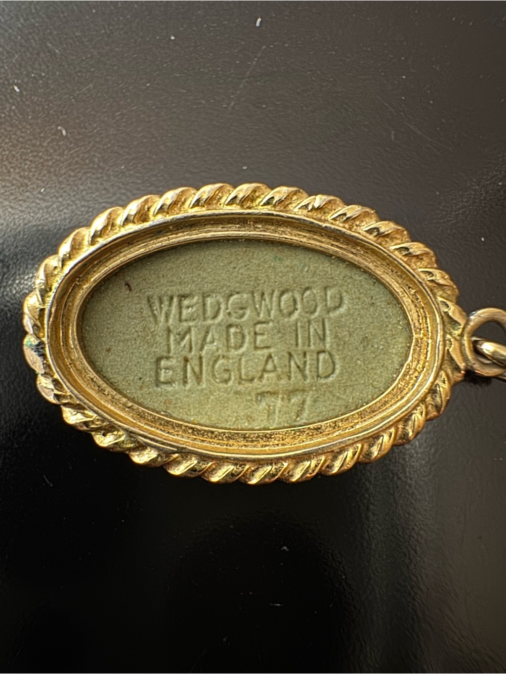 Vintage Wedgwood Jasperware Cameo Pendant - Made in England - Picture 2 of 3